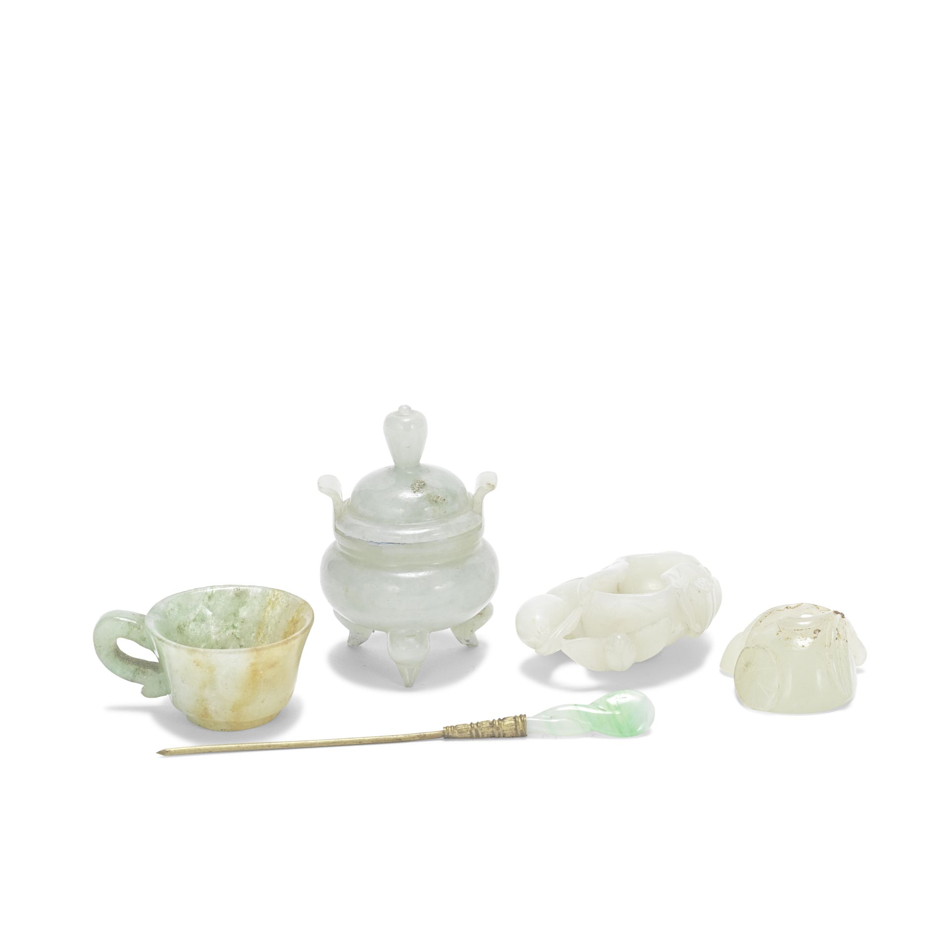 A GROUP OF MINIATURE JADE AND JADEITE CARVINGS 17th century and later (6)