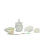 A GROUP OF MINIATURE JADE AND JADEITE CARVINGS 17th century and later (6)