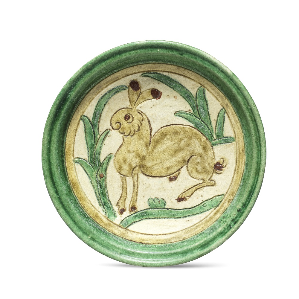 A SANCAI-GLAZED 'HARE' DISH Jin Dynasty