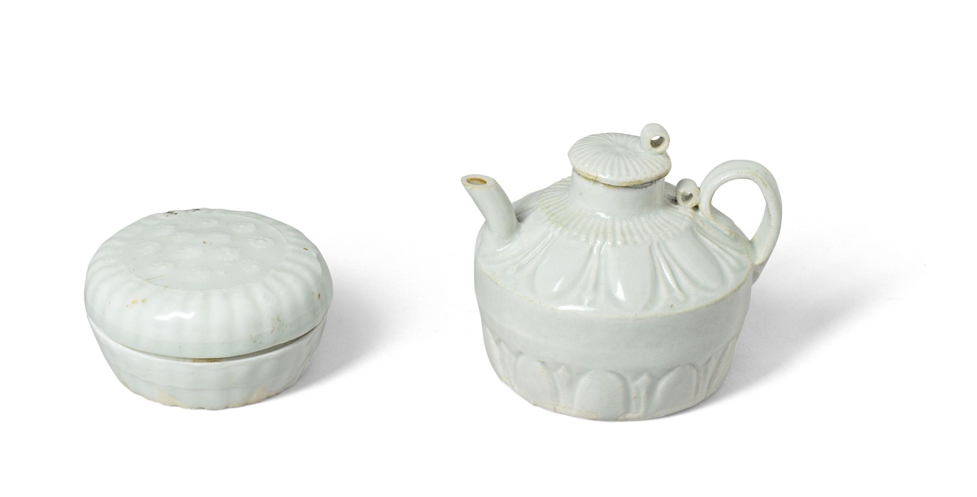 A QINGBAI MOULDED EWER AND COVER AND A SMALL LOBED BOX AND COVER Song Dynasty (4)