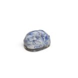 A BLUE AND WHITE KOSOMETSUKE 'ELEPHANT' INCENSE CONTAINER BOX AND COVER Tianqi (2)