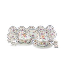 A CHINESE EXPORT FAMILLE ROSE PART DINNER-SERVICE Qianlong (48)