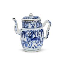 A RARE BLUE AND WHITE 'LION' TEAPOT AND COVER Wanli (2)