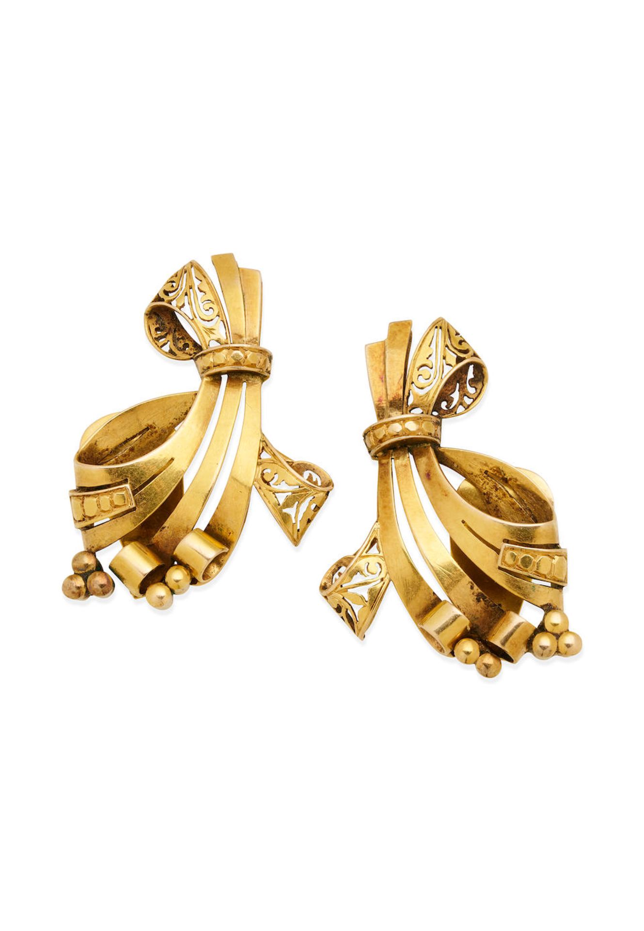 PAIR OF GOLD EARCLIPS