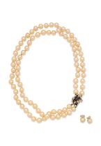 CULTURED PEARL NECKLACE AND EARRINGS