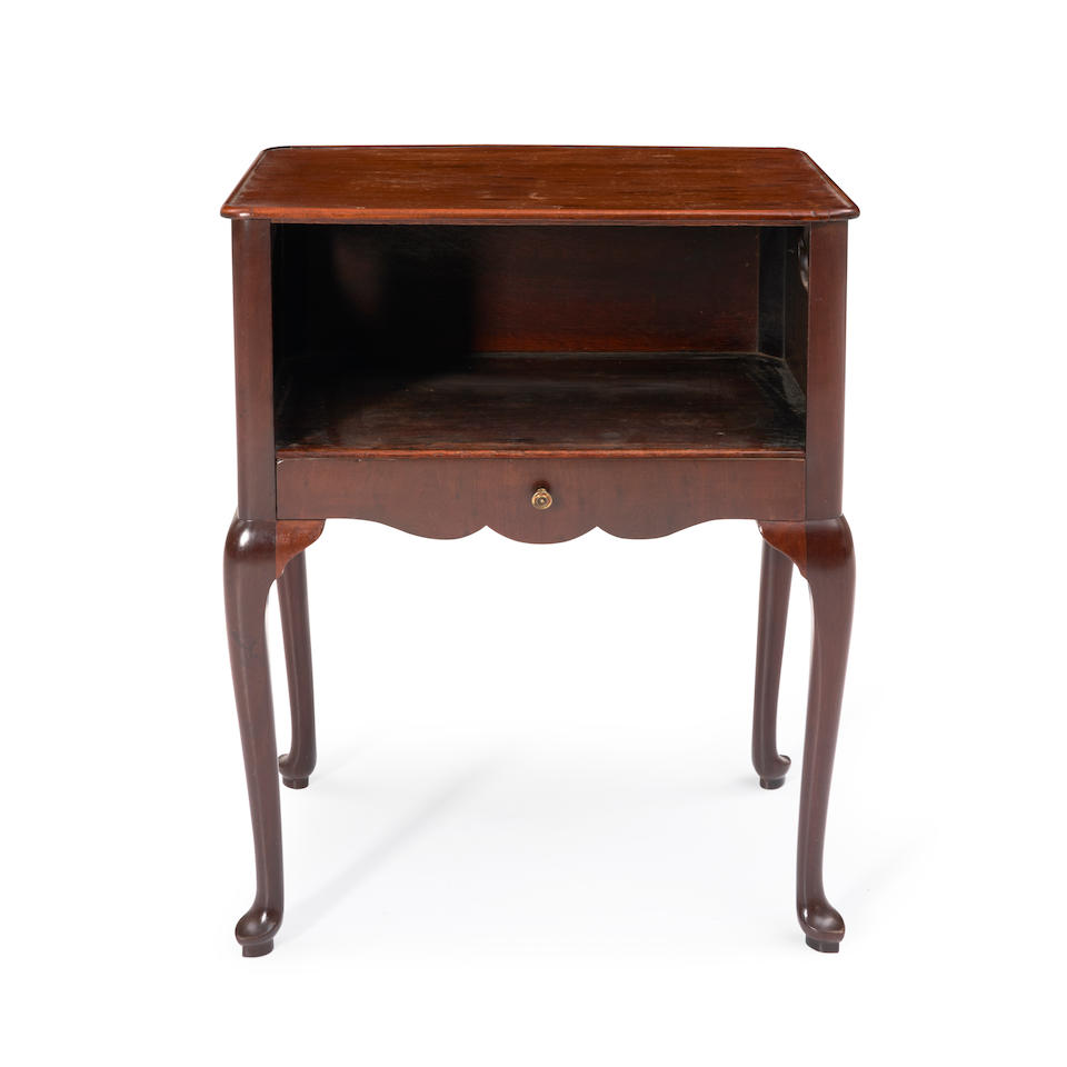 LOCKSON QUEEN ANNE-STYLE MAHOGANY NIGHTSTAND