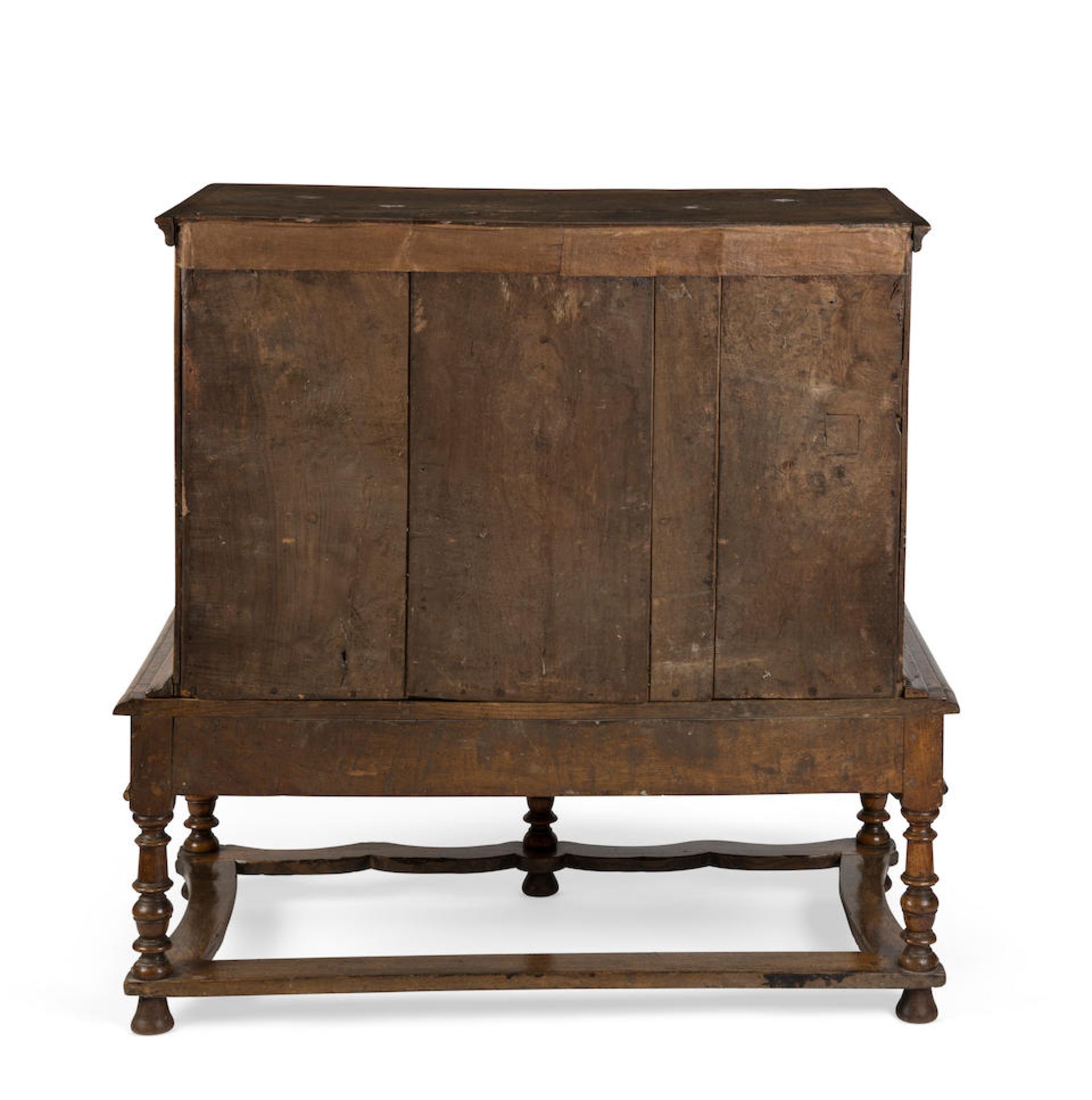 A late 17th/early 18th century elm and boxwood line-inlaid chest on stand - Bild 2 aus 2