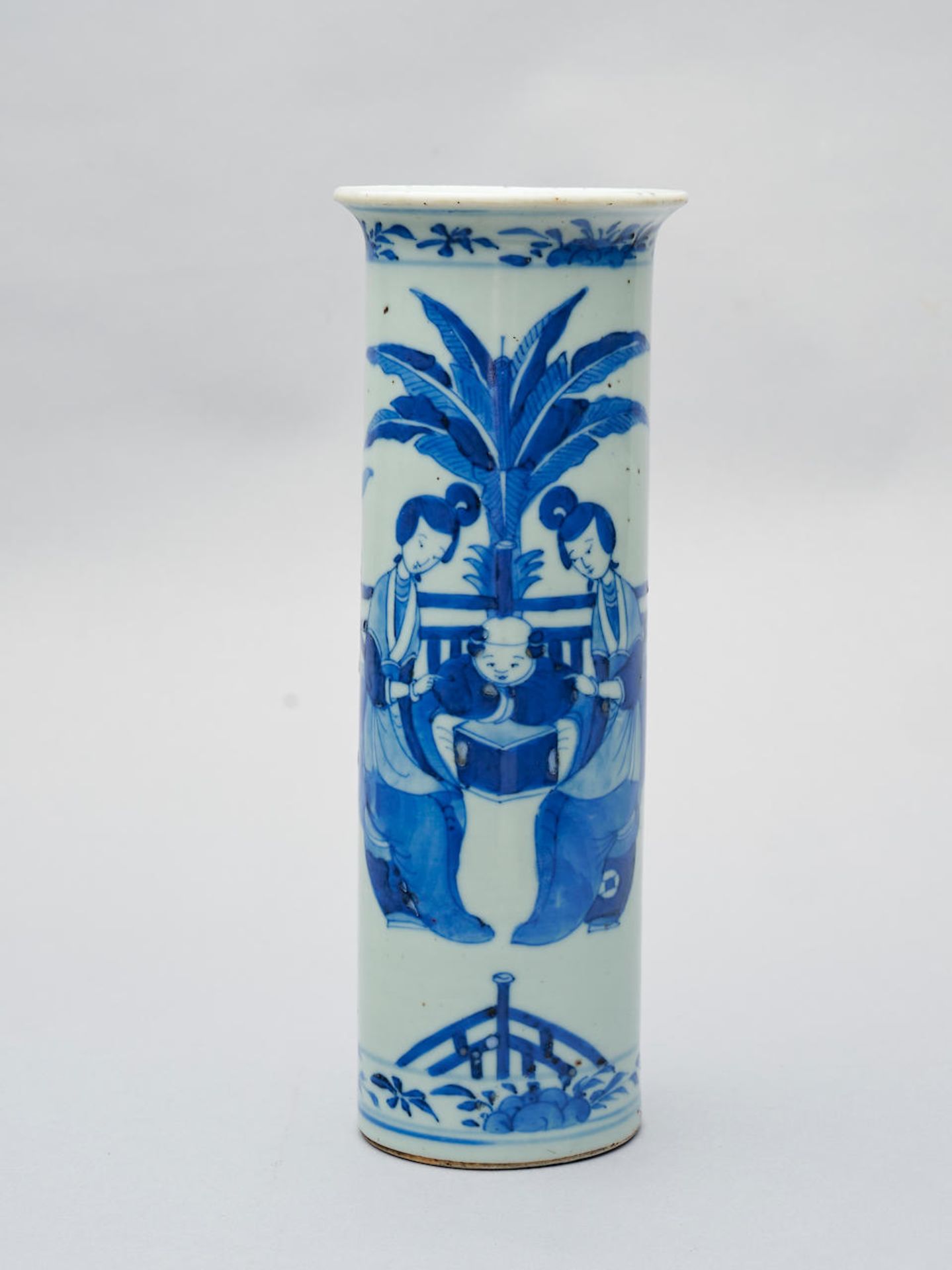 A blue and white vase, gu 19th century