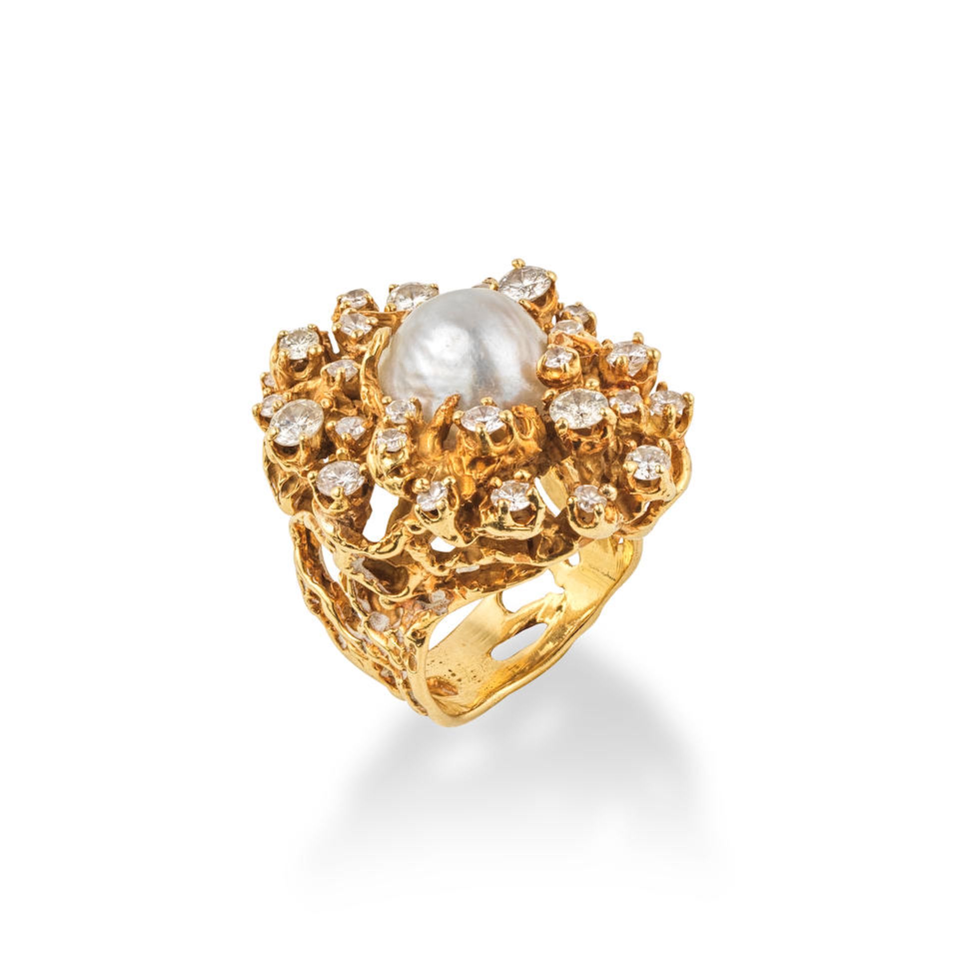 BAGUE PERLE DE CULTURE ET DIAMANTS CULTURED PEARL AND DIAMOND RING