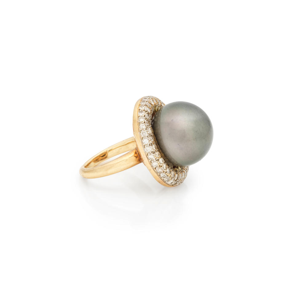 BAGUE PERLE DE CULTURE ET DIAMANTS CULTURED PEARL AND DIAMOND RING - Image 3 of 3