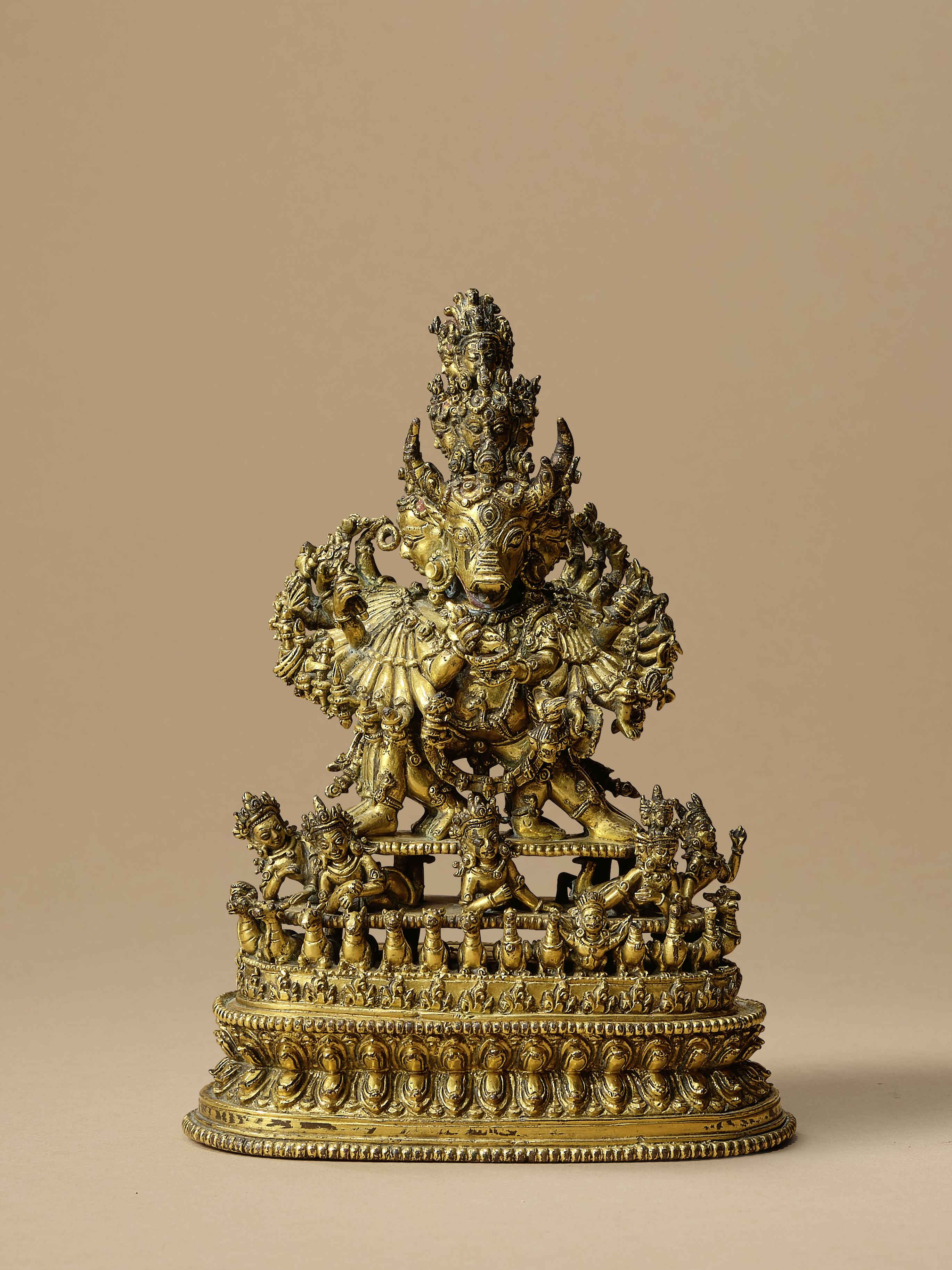 STATUETTE DE VAJRABHAIRAVA&#8239;EN ALLIAGE DU CUIVRE DOR&#201; N&#201;PAL, XVE SI&#200;CLE