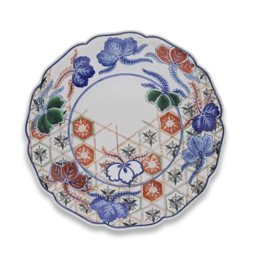 A RARE KO-IMARI ENAMELLED LOBED DISH Edo period (1615-1868), late 17th/early 18th century