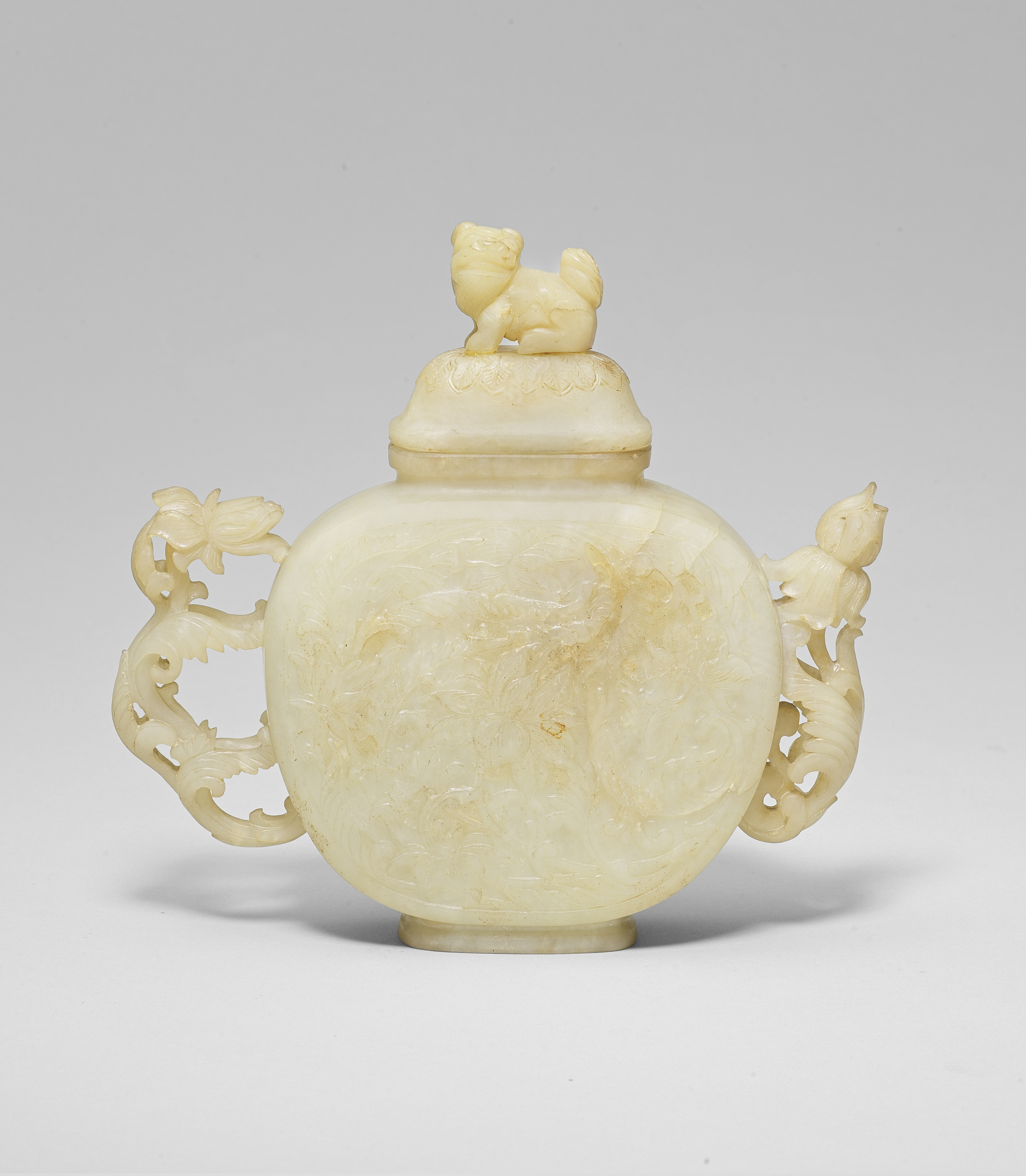 A MUGHAL-STYLE WHITE AND RUSSET JADE EWER AND COVER 18th century (2)