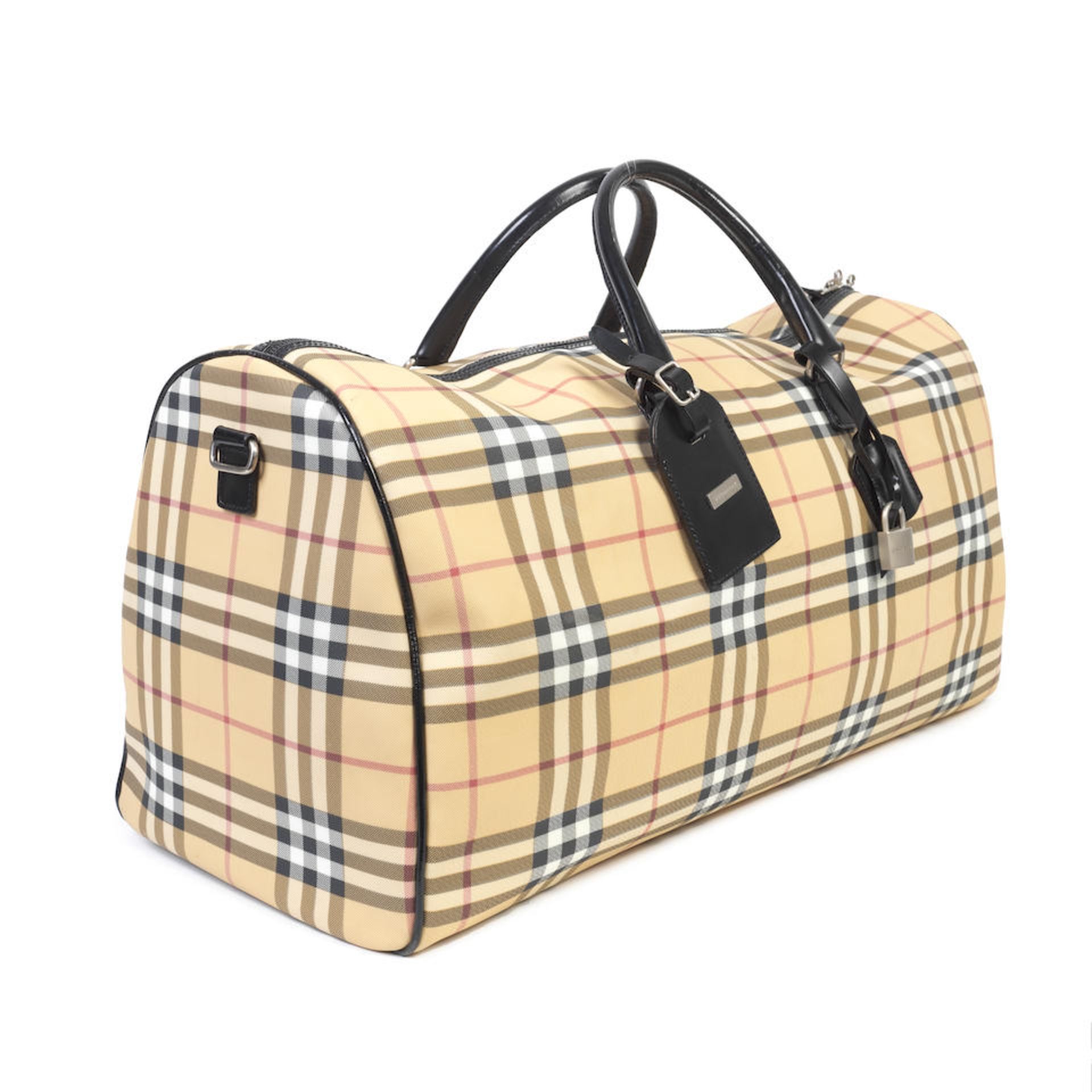 Burberry: a Beige House Check Holdall 2000s (includes padlock, keys and luggage tag) - Bild 2 aus 3