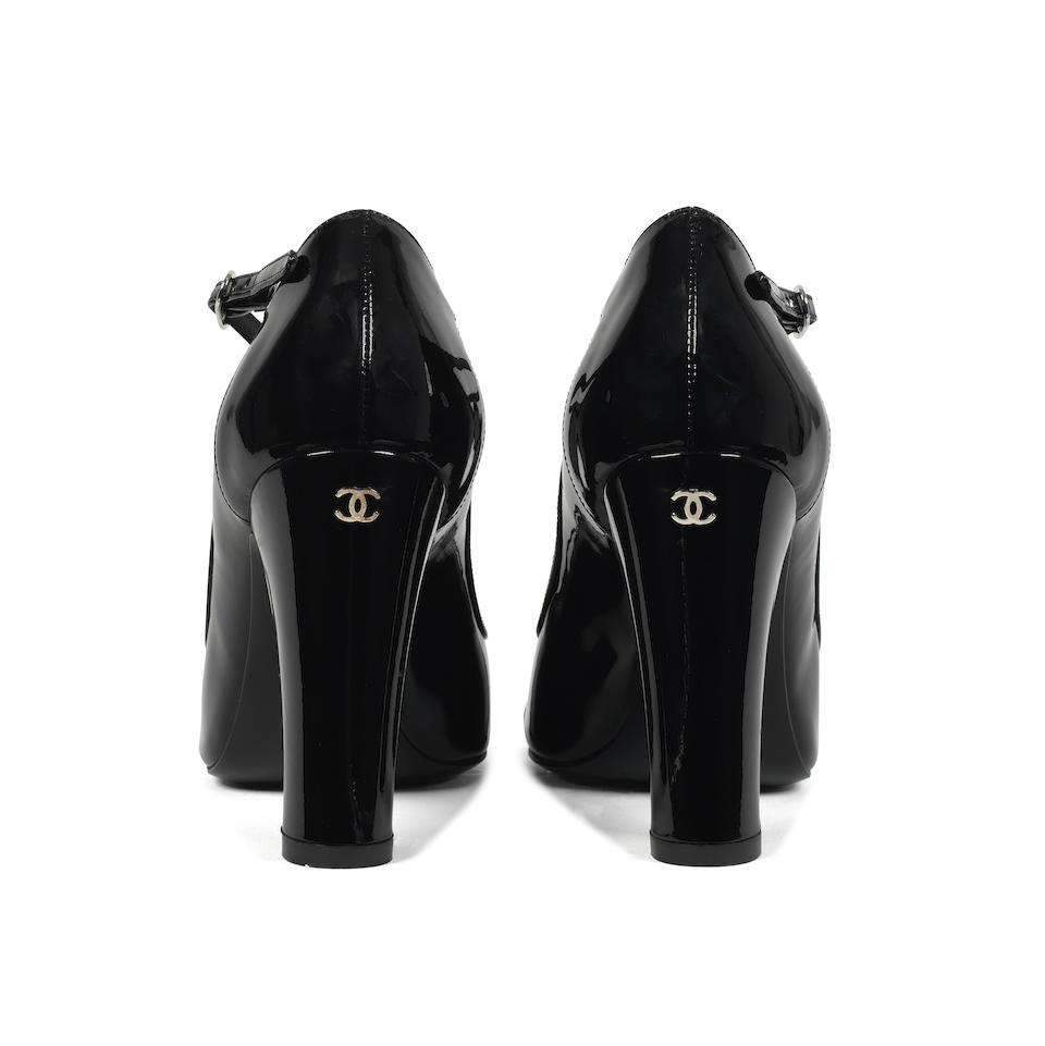 Karl Lagerfeld for Chanel: a Pair of Black Patent Heels 2000s (includes one shoe bag) - Image 2 of 2