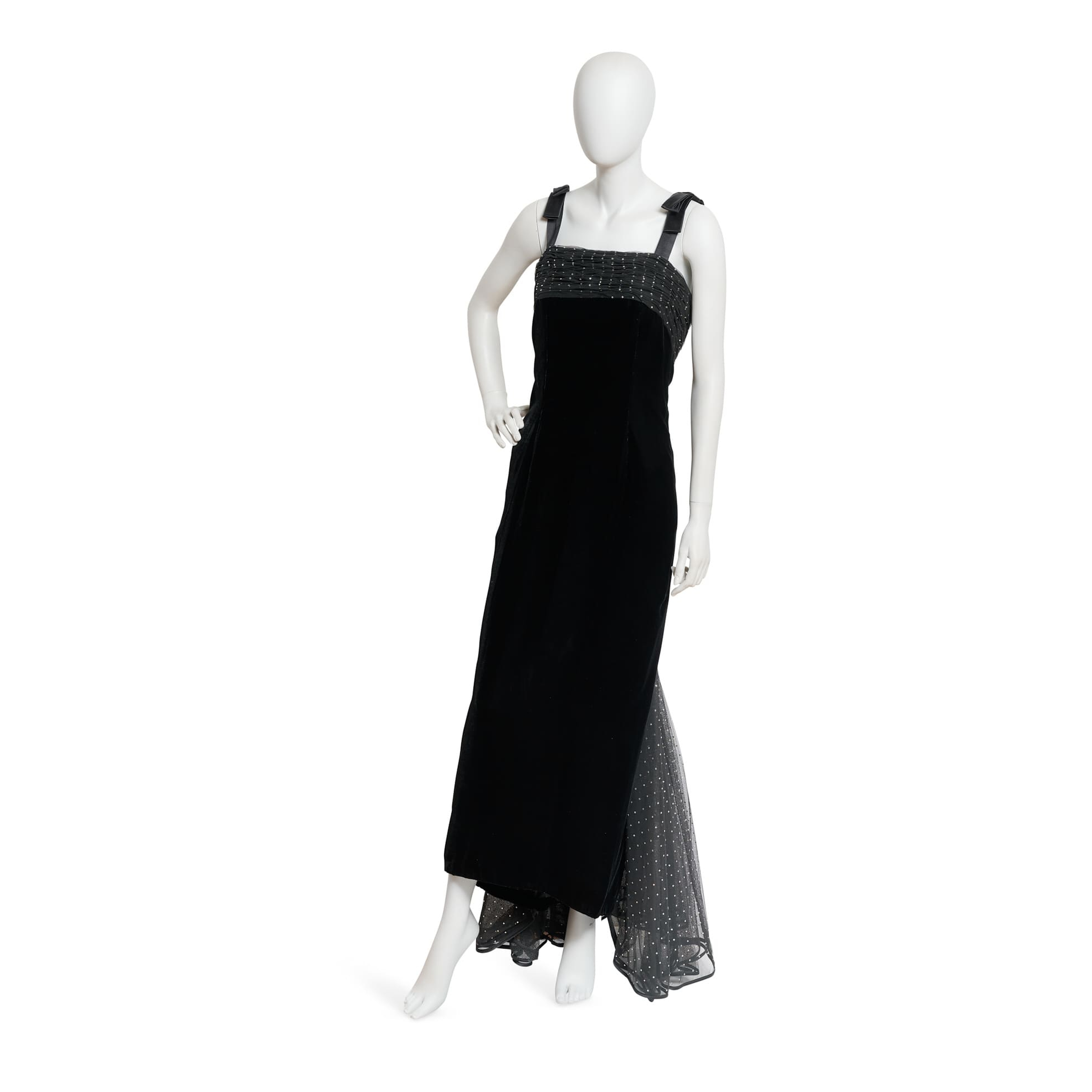 VALENTINO, Collection Pr&#234;t &#224; Porter, circa 1990. Robe du soir longue en velours noir.