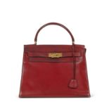 HERMES Paris, circa 1960. Sac 'Kelly Sellier' en cuir box bordeaux.