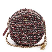 CHANEL, ann&#233;e 2018. Petit sac rond en tweed dans les tons rouges, roses et cuir &#224; la c...