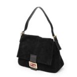 FENDI. Sac 'Mama Baguette' en daim noir.