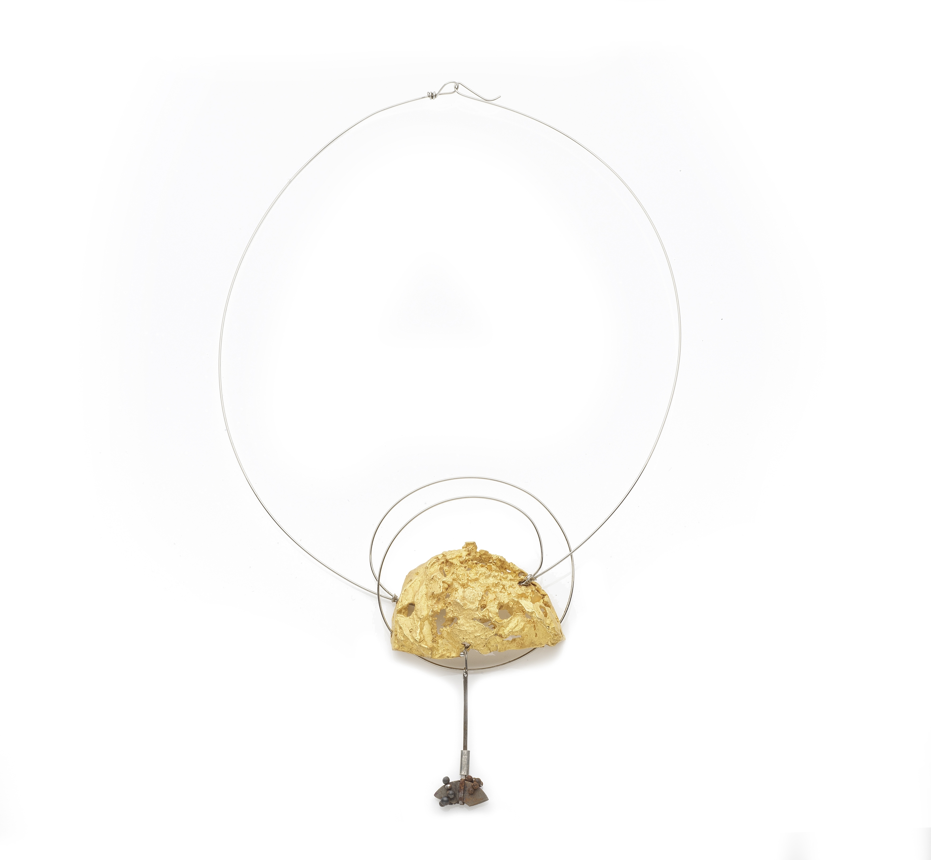 TAKIS (PANAYIOTIS VASSILAKIS) (1925-2019) Necklace, 1985/2005-2009 Collier en or 18K (750&#176;/...