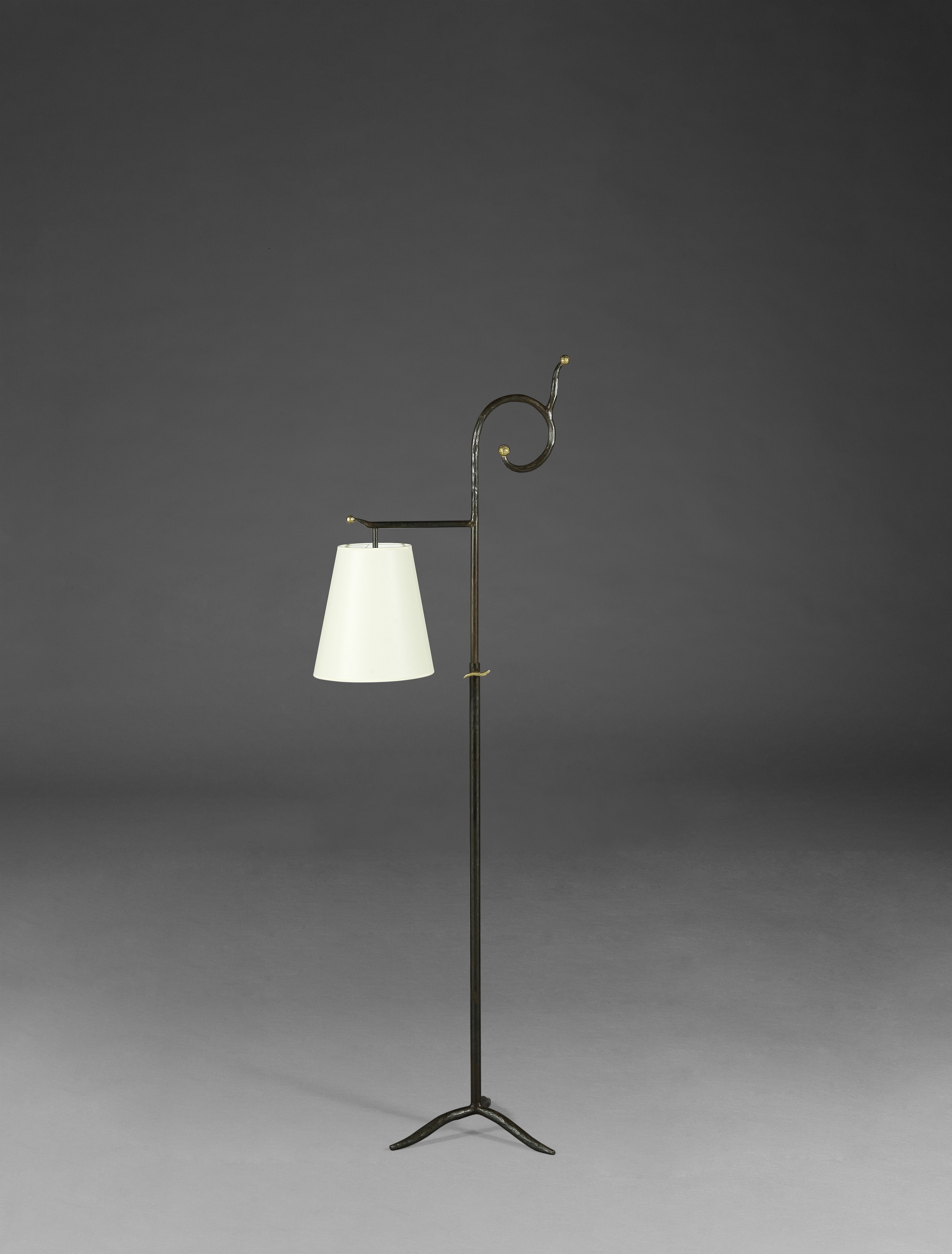 ELISABETH GAROUSTE (1946) & MATTIA BONETTI (1952) Lampadaire ajustable CrosseCr&#233;ation en 19...