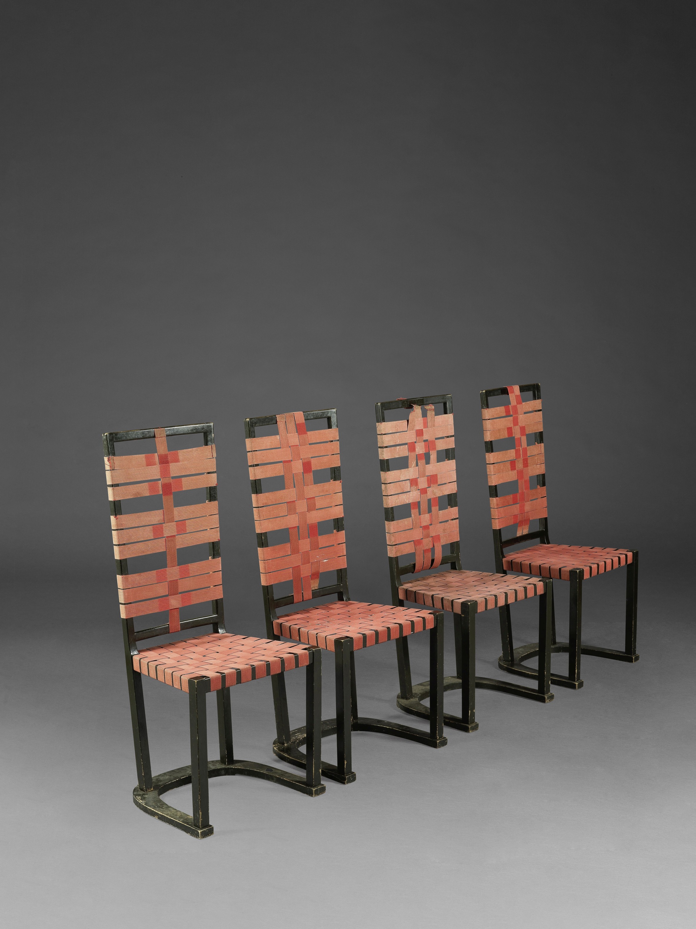 AXEL EINAR HJORTH (1888-1959) Paire de fauteuils FuturumCr&#233;ation en 1931, exemplaires circa...