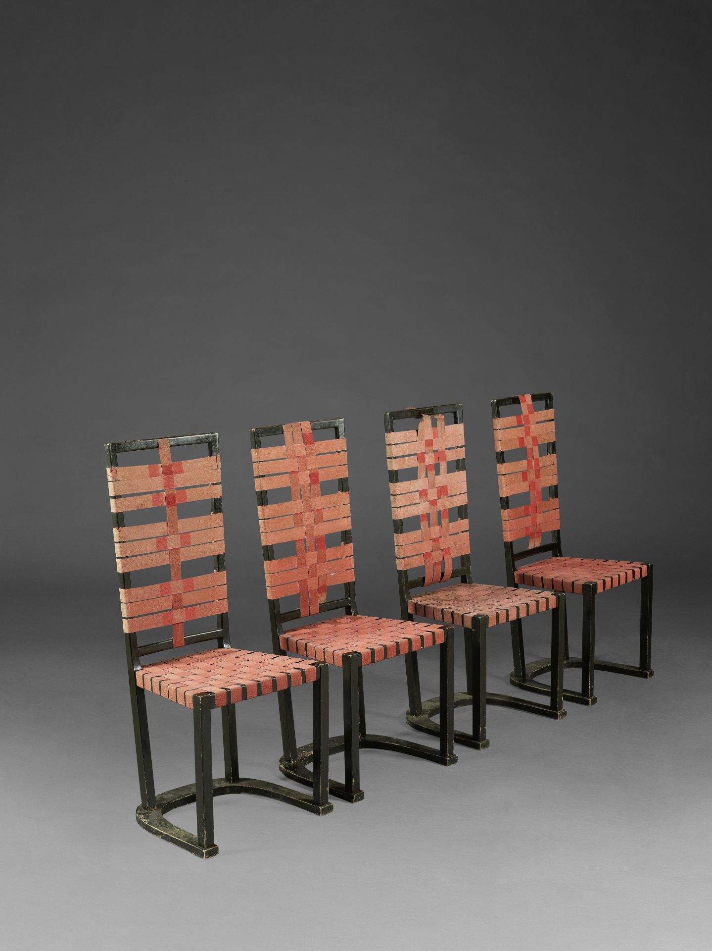 AXEL EINAR HJORTH (1888-1959) Paire de fauteuils FuturumCr&#233;ation en 1931, exemplaires circa...