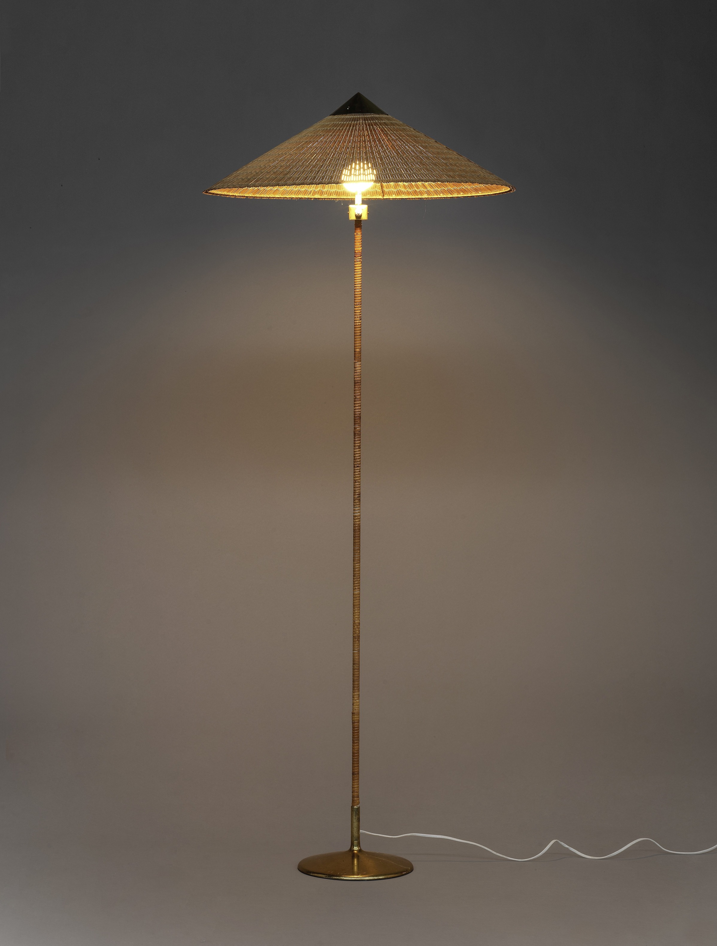 PAAVO TYNELL (1890-1973) Lampadaire 9602, dit Chinese HatCr&#233;ation en 1935Edition TaitoEstam...