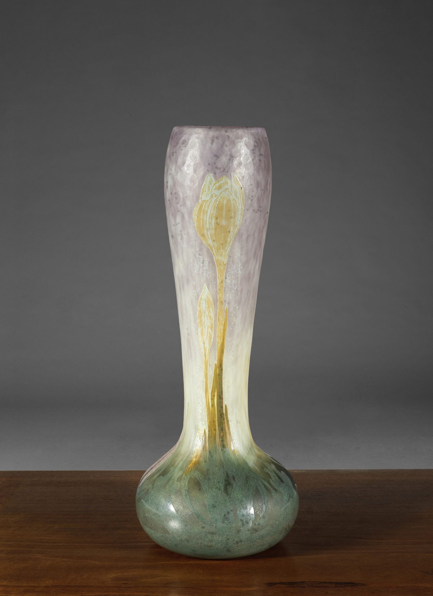 DAUM FRERES Vase CrocusCirca 1900Sign&#233; 'Daum Nancy' avec la croix de LorraineVerre &#224; d...