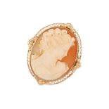 A 14K GOLD AND SHELL CAMEO PENDANT BROOCH