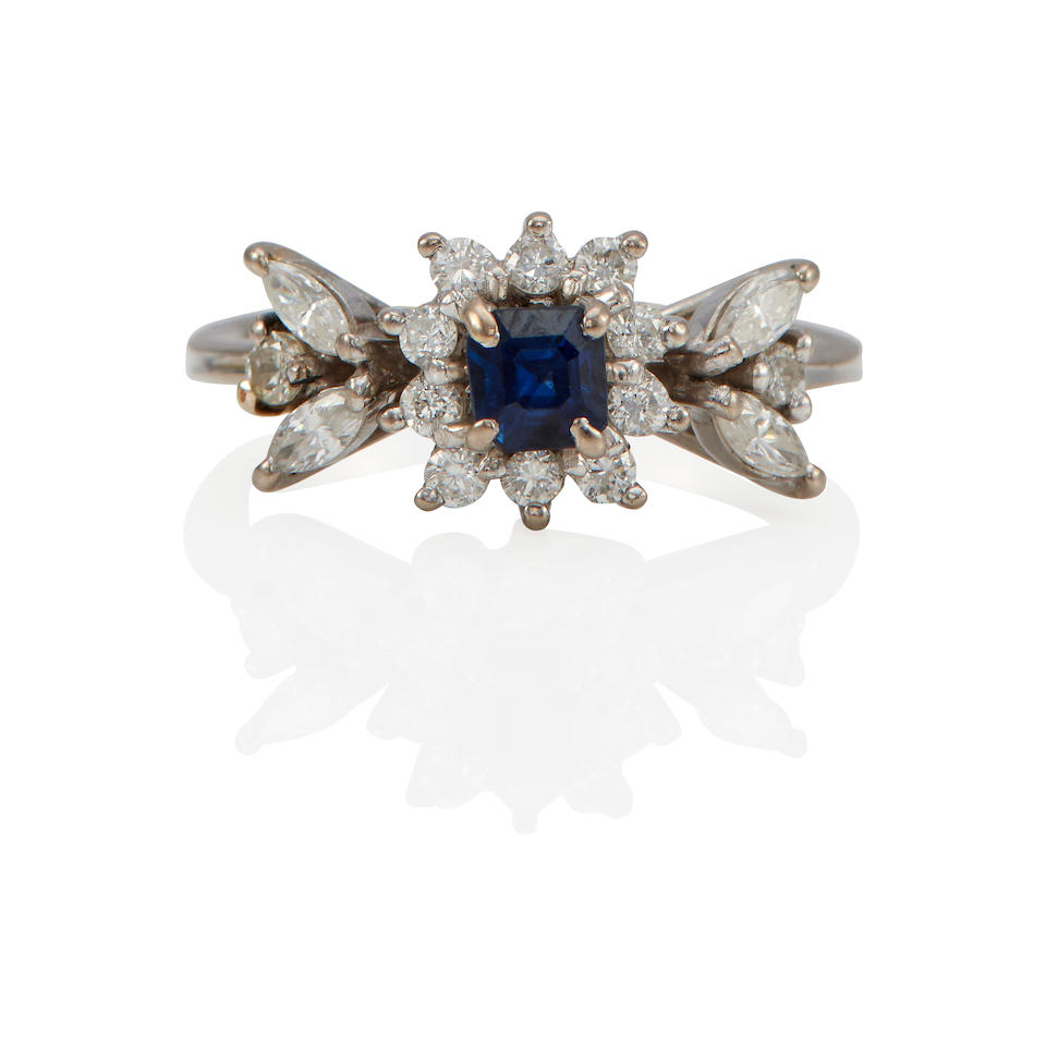 AN 18K WHITE GOLD, SAPPHIRE, AND DIAMOND RING