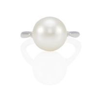 AN 18K WHITE GOLD, CULTURED PEARL, AND DIAMOND RING