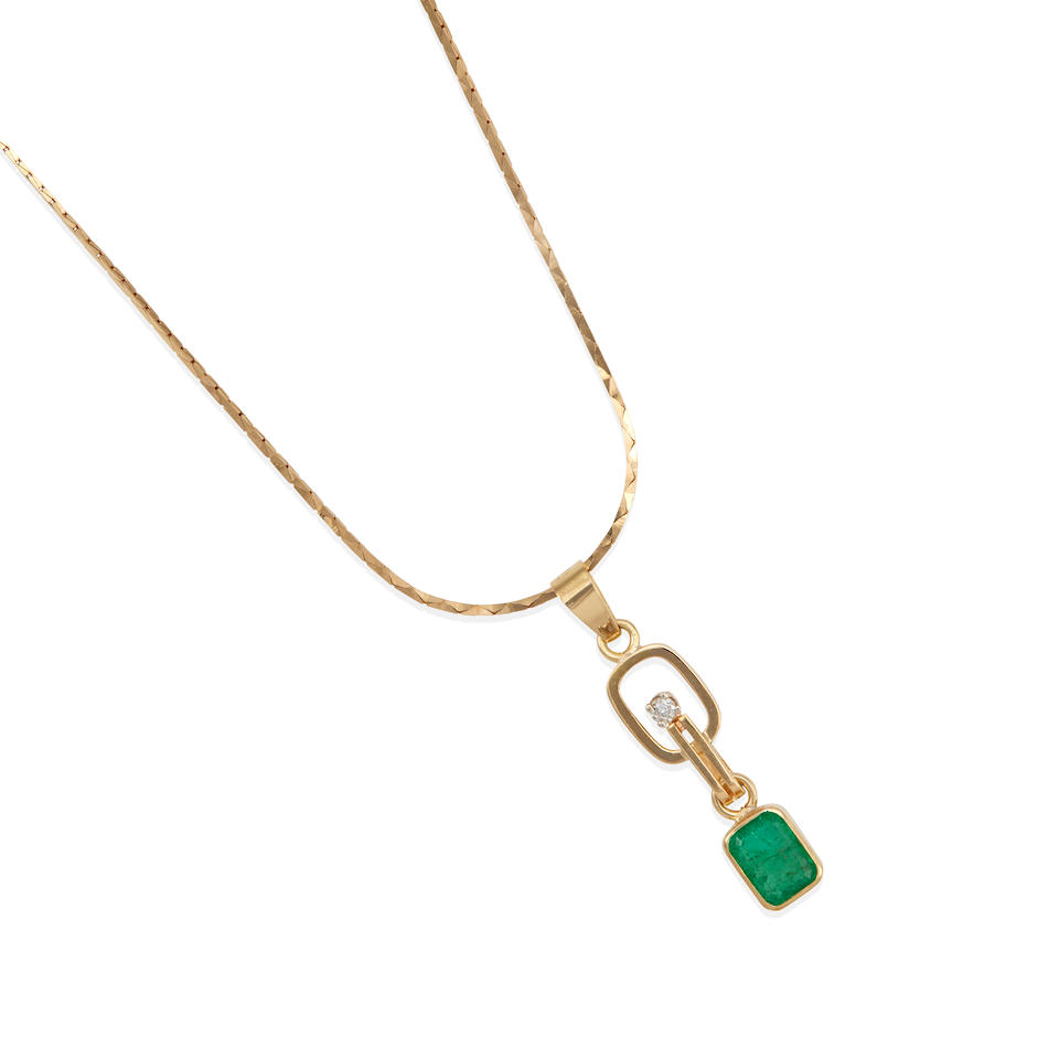AN 18K BICOLOR GOLD, EMERALD, AND DIAMOND PENDANT NECKLACE