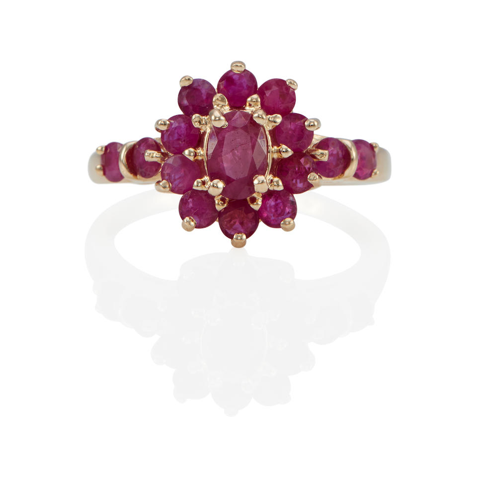 A 14K GOLD AND RUBY RING