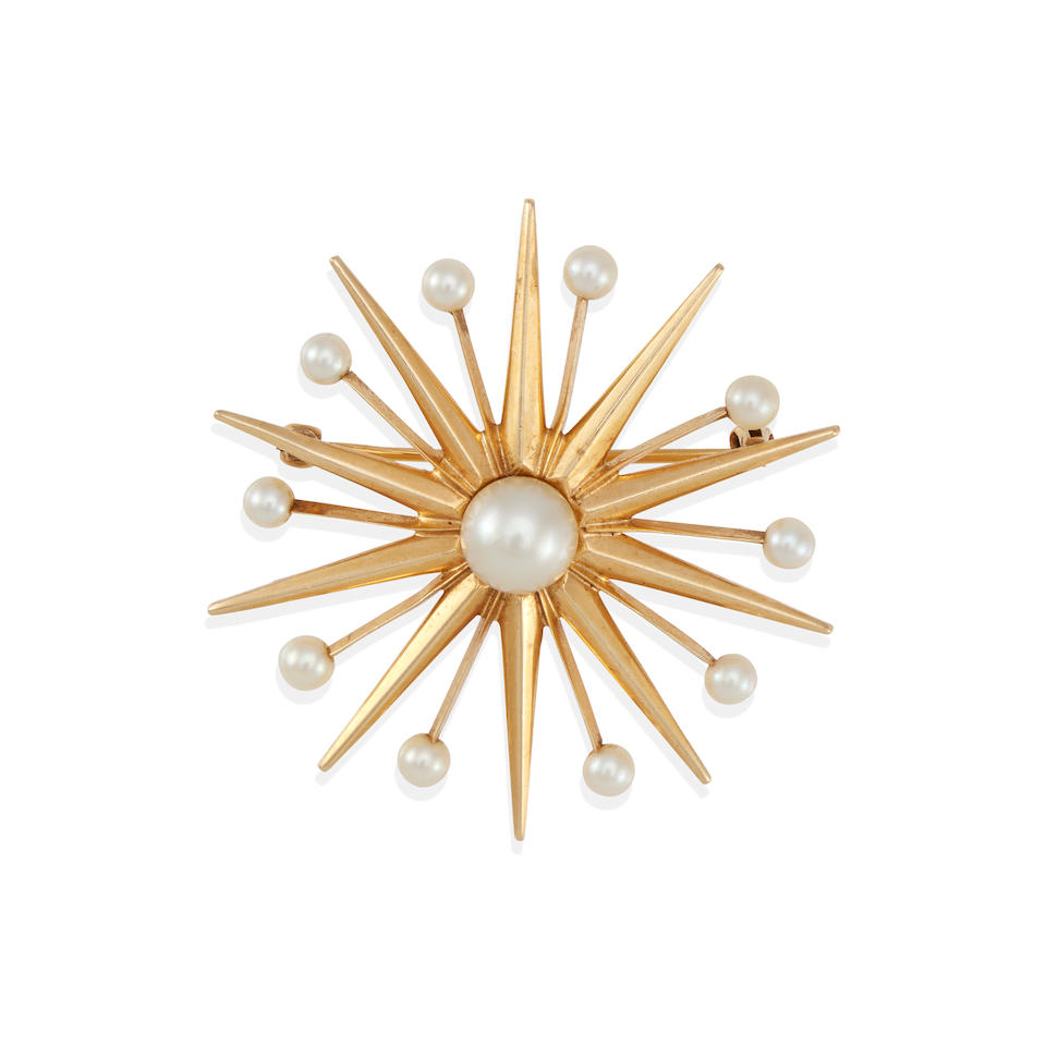 LAMBERT BROTHERS: A 14K GOLD AND CULTURED PEARL BROOCH