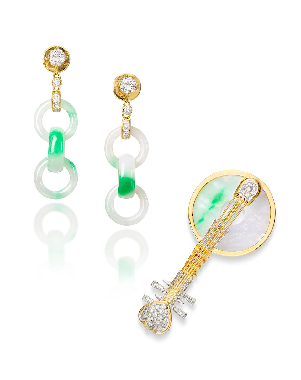 PAIR OF JADEITE AND DIAMOND 'TRIPLE HOOP' PENDENT EARRINGS, AND 'LUTE' BROOCH/ PENDANT (2)