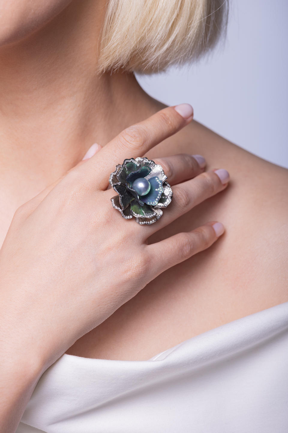 TITANINUM, CULTURED PEARL AND DIAMOND 'FLOWER' RING - Image 5 of 6