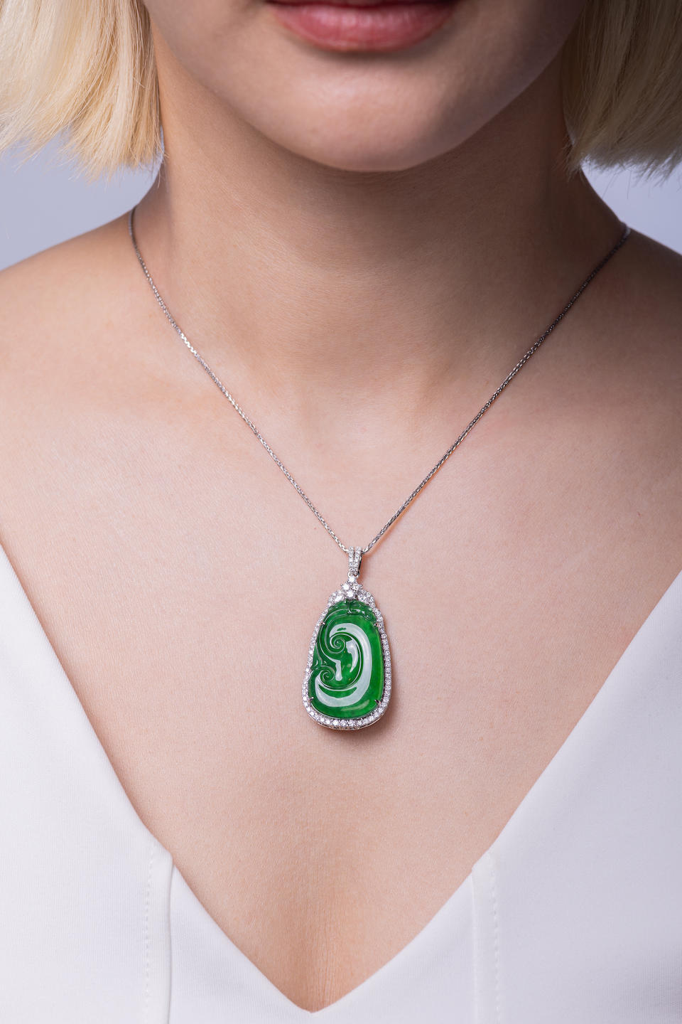 JADEITE AND DIAMOND 'RUYI' PENDANT - Image 3 of 3