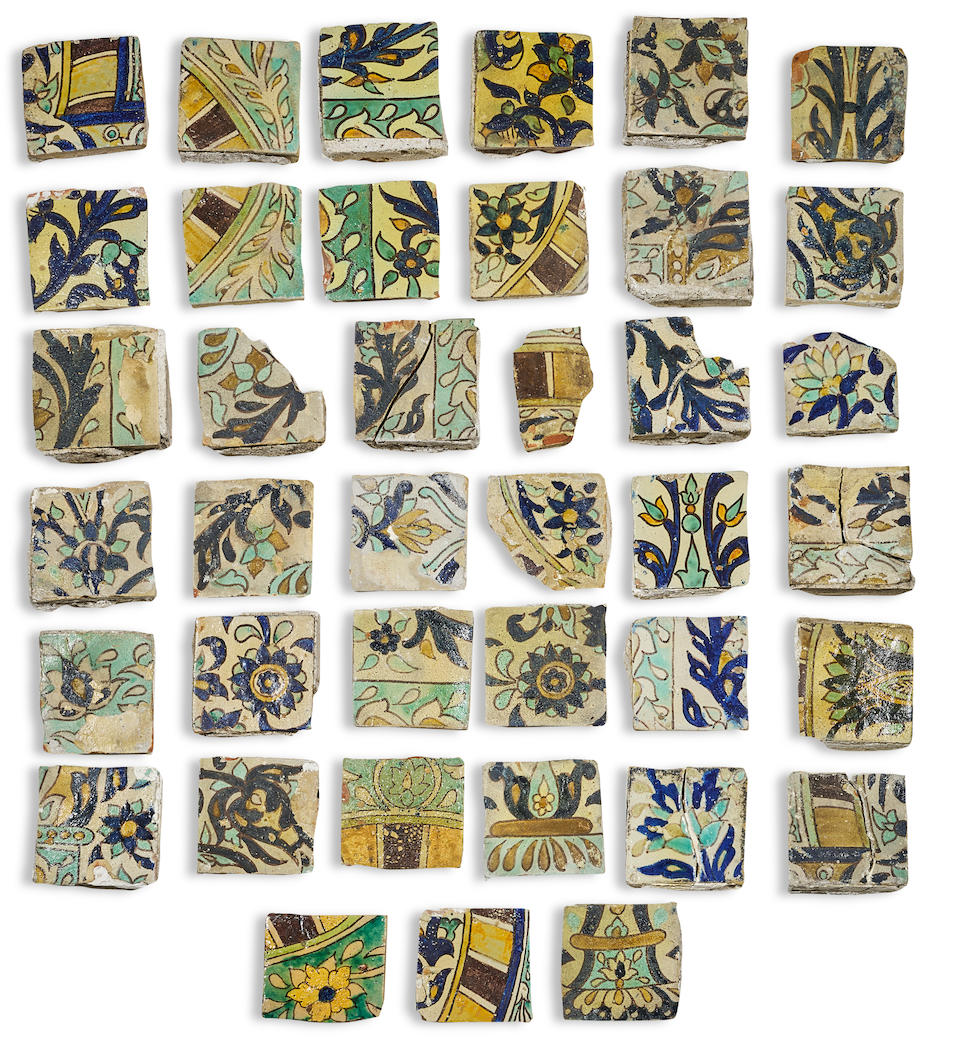 Ensemble de carreaux de pavement et fragments Tunisie, XIXe siècle