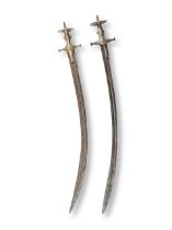 Deux épées tulwars en acier Inde. XIXe siècle(2)