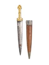 Dague kindjal en acier à manche en ivoire marin Turquie, XIXe siècle
