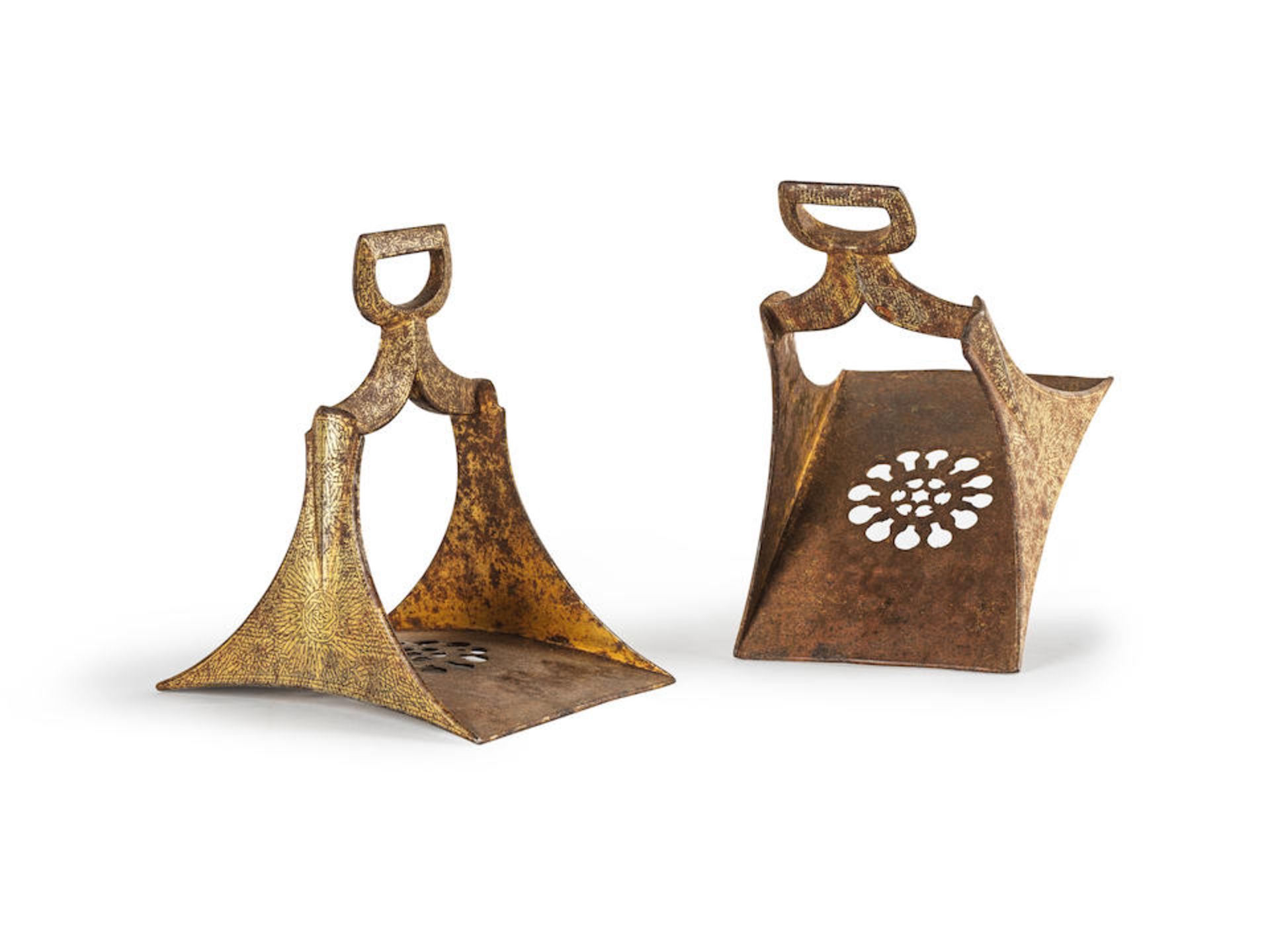 Paire d'étriers en acier damasquiné or Maroc, XIXe siècle(2)