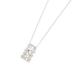 A 14K WHITE GOLD AND DIAMOND PENDANT NECKLACE