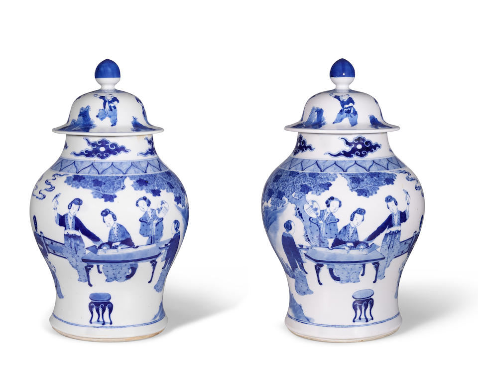 A PAIR OF BLUE AND WHITE JARS AND COVERS Qing Dynasty (4) - Image 2 of 2