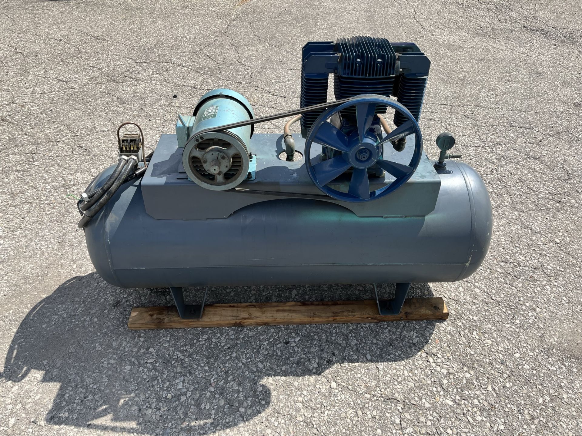 1986 Blue Mountain Air Compressor - Image 5 of 10