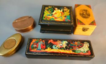 A collection of collectable trinket boxes; Mauchline ware Newhaven fish wife box, Russian