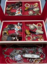 Vintage jewellery box and contents; Vintage Amita Japanese 1/24ct gold engraved necklace, Pearl