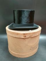 An antique superfine London top hat with box [18x14.5cm]