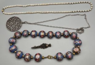 Vintage jewellery; Venetian Murano glass bead necklace, 9ct gold and freshwater pearl necklace,