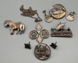 Various silver jewellery; Edinburgh silver Longboat brooch by Shetland silver craft, Ortak silver